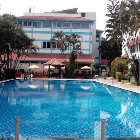 Ramanashree California Resort Yelahanka Buitenkant foto