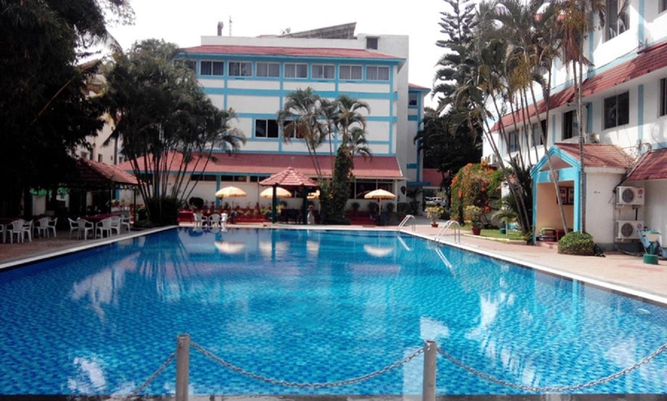 Ramanashree California Resort Yelahanka Buitenkant foto